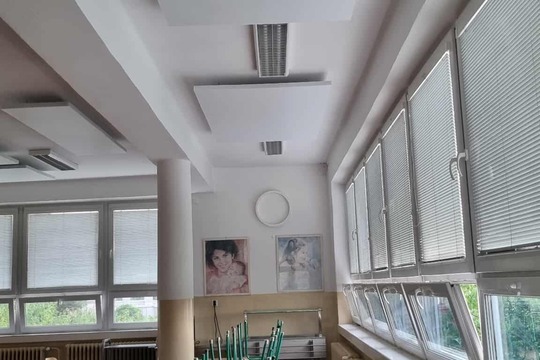 Nové akustické panely v jedálni  1