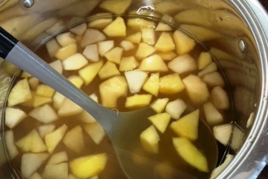 Tirolské zemiaky a jabĺčkový kompót 1