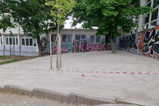 Relaxačná zóna na školskom dvore 1