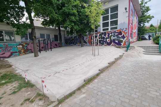 Relaxačná zóna na školskom dvore 1