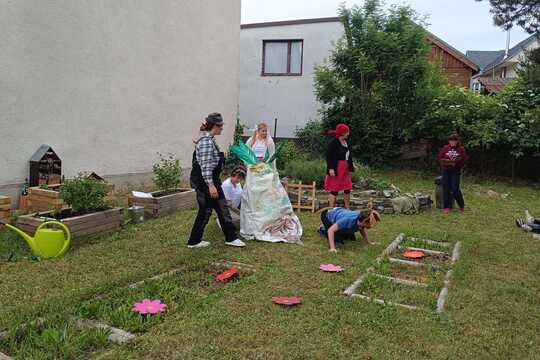 Sadenie a učenie v záhrade 1